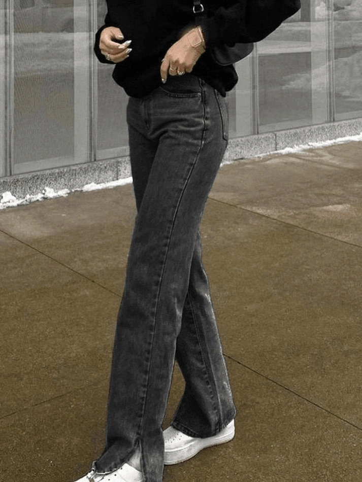 Boyfriend Jean Effet Délavé: L'Indispensable Fendu pour un Look Casual Chic.